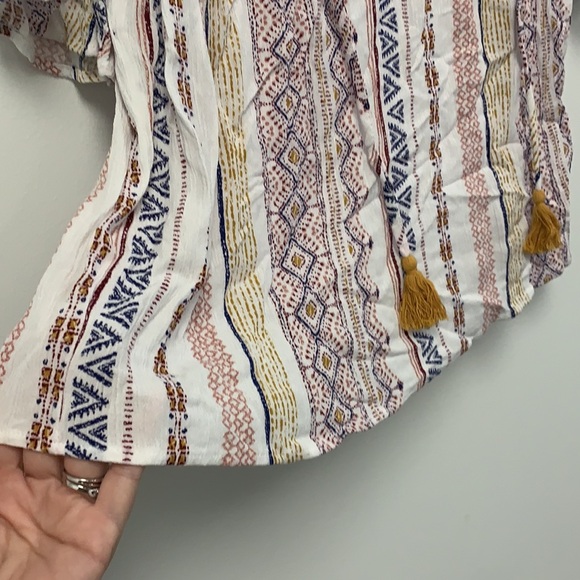 Bobeau collection boho short bell sleeve blouse with tassels size small - Picture 6 of 11